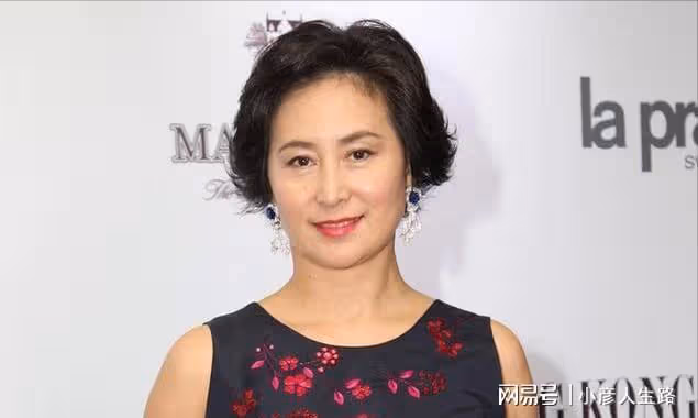 出身軍人世家，深受何鴻燊疼愛的藍瓊纓，離世前為子女留下400億