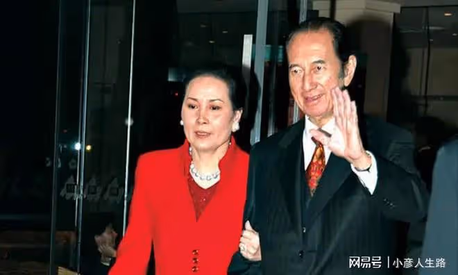 出身軍人世家，深受何鴻燊疼愛的藍瓊纓，離世前為子女留下400億