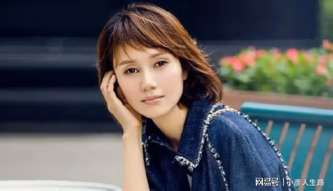 年輕時袁泉有多美?青澀學生照片告訴你,夏雨的眼光有多挑剔