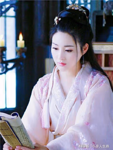 被贊菀菀類卿,退圈已久的穆婷婷霸氣回應:懷念什麼,我又沒死