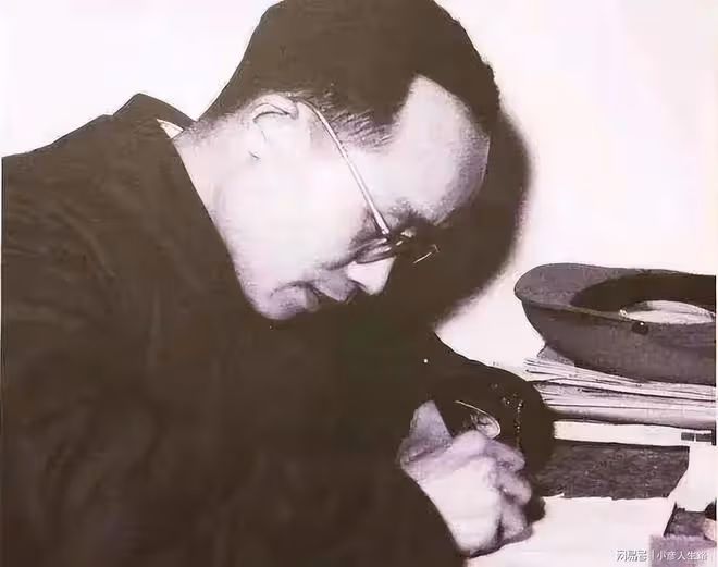 「詞界泰斗」喬羽:創作《我的祖國》,與妻子攜手68年,95歲逝世