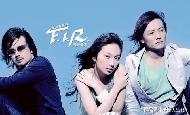 偷偷踢走主唱,找個「替身」炒冷飯賣情懷,如今涼透了?活該