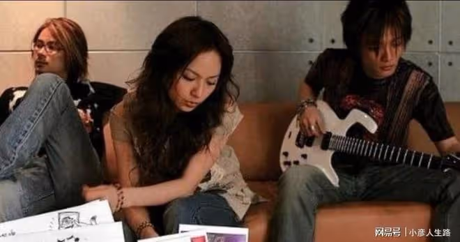 偷偷踢走主唱,找個「替身」炒冷飯賣情懷,如今涼透了?活該