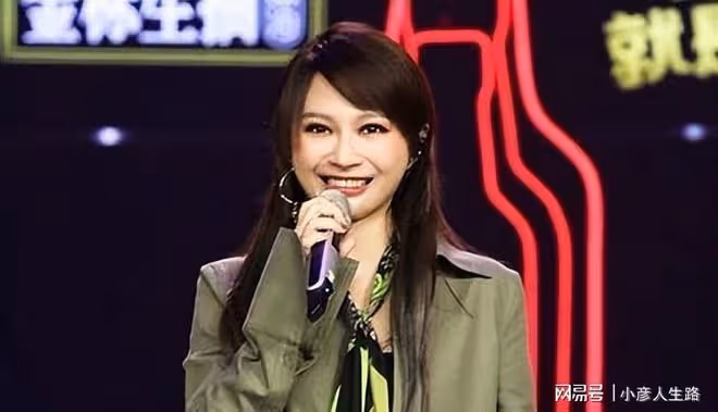 偷偷踢走主唱,找個「替身」炒冷飯賣情懷,如今涼透了?活該