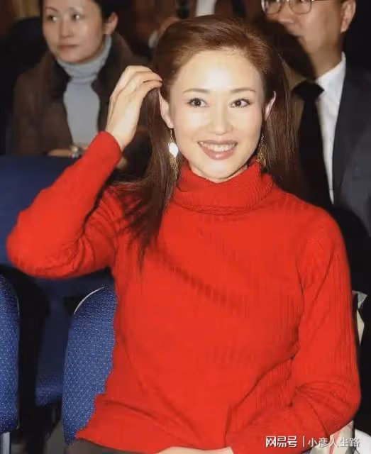 嫁給「影視老總」的5位女星,有人安心享樂,有人成帶貨工具人