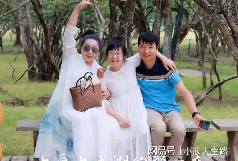46歲余秀華給公公過父親節,對其稱呼引爭議,網友:叫不出口?