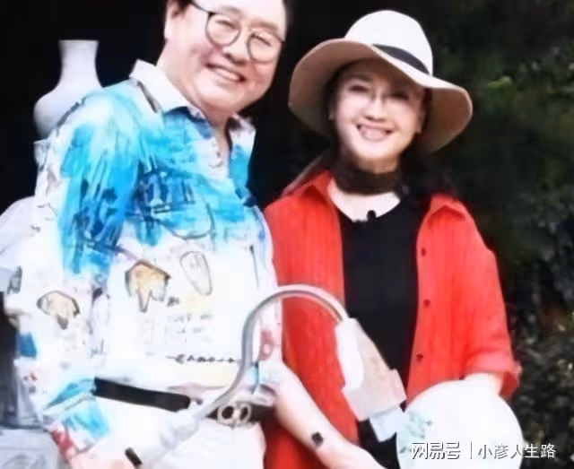 「豬八戒」馬德華:戲裡好色,戲外娶「嫦娥」,恩愛52年零緋聞