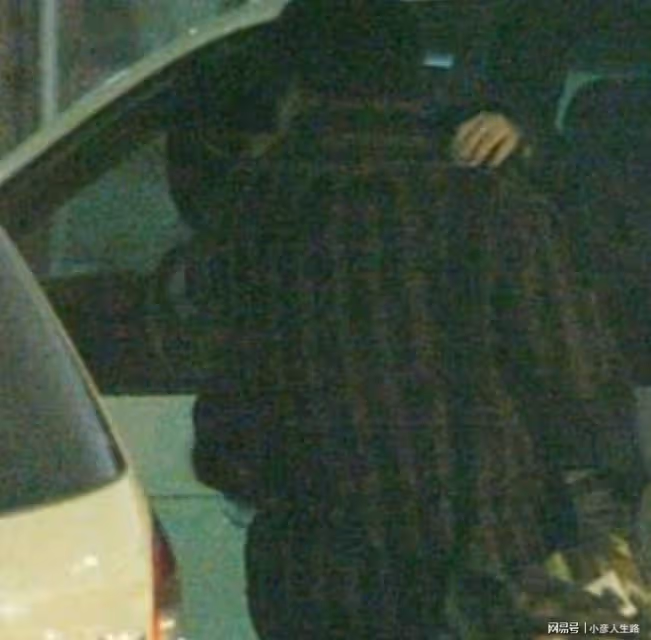 「錢掌柜」洪劍濤:娶8年初戀,48歲出軌已婚女,離婚後再娶前妻