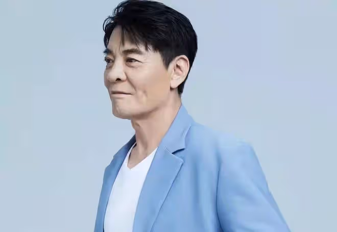 64歲劉威暴瘦惹擔憂,身上衣服舊到發白,現仍為小51歲兒子掙家用