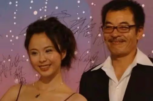 64歲劉威暴瘦惹擔憂,身上衣服舊到發白,現仍為小51歲兒子掙家用