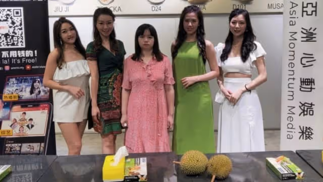 赴馬國吃榴槤、見粉絲　薛影儀：公司逼我來