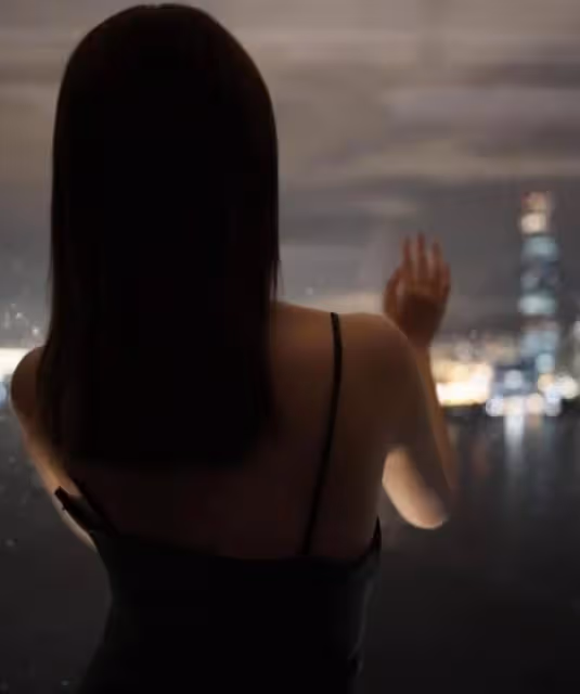 幸福!香港人氣女神公開與歌手男友酒店親密照,不停放閃羨煞旁人