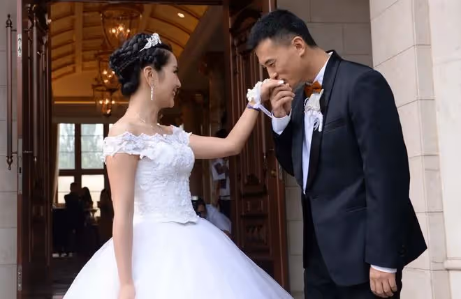 愛上同事、偷腥經紀人、給前夫潑髒水,明星們離婚的原因五花八門