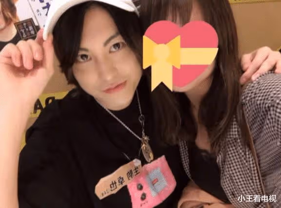 25歲小哥同時被15位美女養著,靠吃軟飯月入6.6萬,網友:酸了