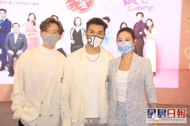 楊卓娜與妹妹分開慶祝父親節!吳卓羲現身深圳灣口岸