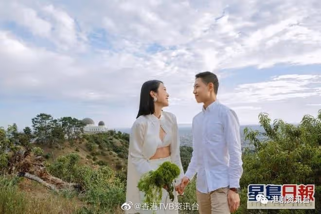 姜麗文婚後首出活動老公愛相隨!爸爸秦沛越洋為愛女打氣