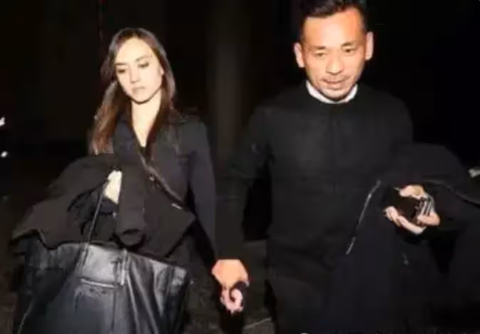 比李嘉欣段位還高！她被稱為「最強小三」與原配爭寵3連勝　四年生三子「拿3億分手費」擠走小四