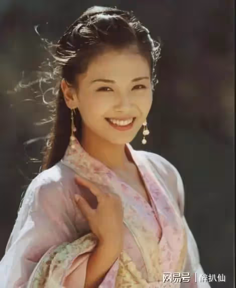 相識20天嫁「偽豪門」15年不抱怨!連拍25部戲替夫還債 她堅持「靠自己逆襲成贏家」