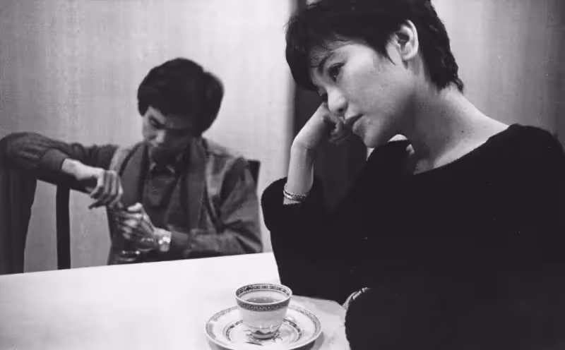 40年前她隨手拍下的俊男靚女,現如今成了「明星大咖」,卸妝的林青霞,游泳的王祖賢