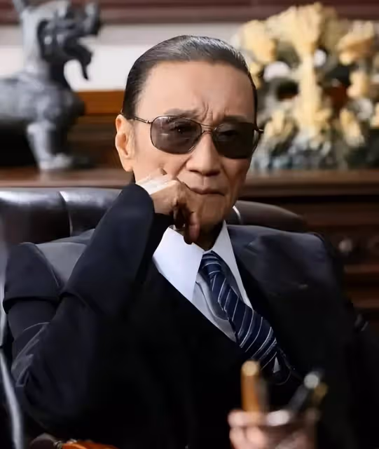 讓林青霞窮追不舍,謝賢都不敢得罪,王羽的一生究竟有多傳奇?