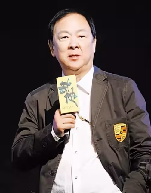 讓林青霞窮追不舍,謝賢都不敢得罪,王羽的一生究竟有多傳奇?