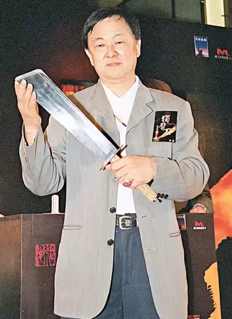 讓林青霞窮追不舍,謝賢都不敢得罪,王羽的一生究竟有多傳奇?
