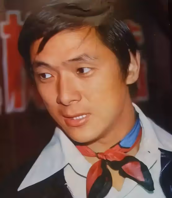 讓林青霞窮追不舍,謝賢都不敢得罪,王羽的一生究竟有多傳奇?