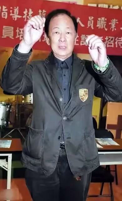 讓林青霞窮追不舍,謝賢都不敢得罪,王羽的一生究竟有多傳奇?