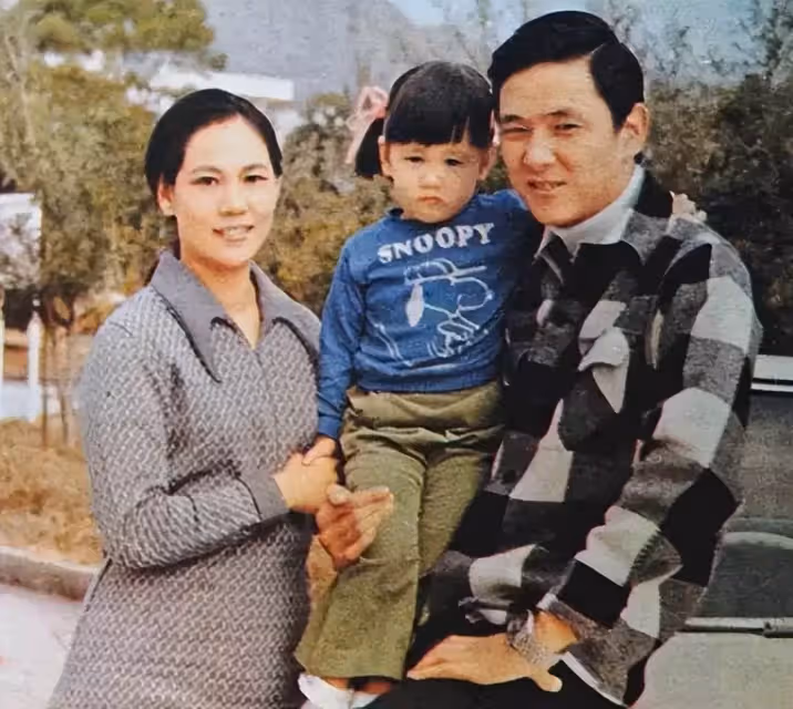讓林青霞窮追不舍,謝賢都不敢得罪,王羽的一生究竟有多傳奇?