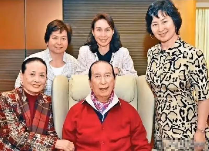 14歲當小妾,3個女兒都單身,到死沒抱上孫子,賭王二太心裡也苦