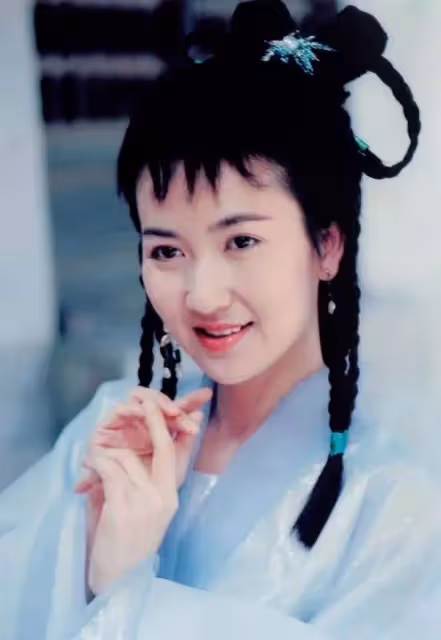 「玉女」關之琳：一個頂級白富美的黑化墮落史，她活成了自己最討厭的樣子
