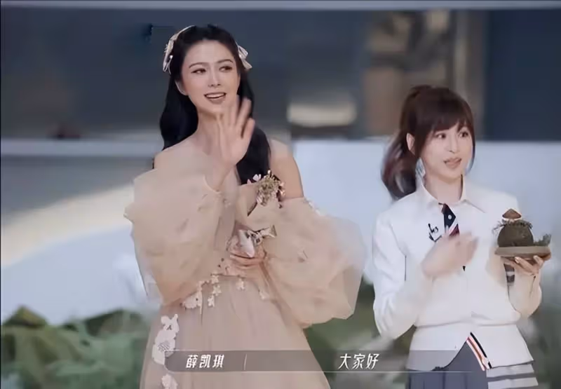 薛凱琪怎麼倒著長的?40歲穿夢幻紗裙氣場全開,一臉少女樣太養眼