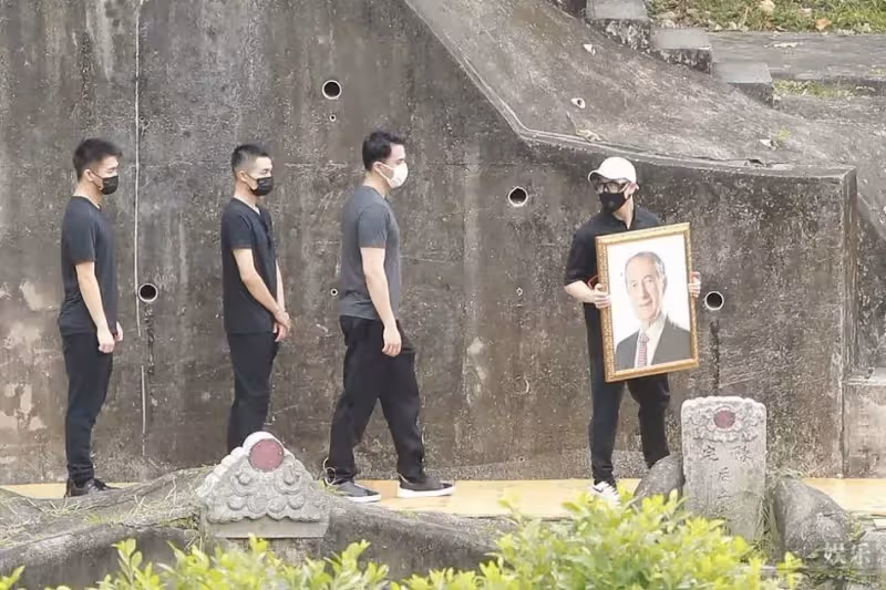 一生榮華富貴,兒女卻死的死瘋的瘋,她的人生無輸贏