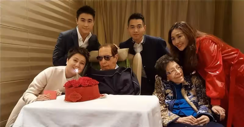 一生榮華富貴,兒女卻死的死瘋的瘋,她的人生無輸贏
