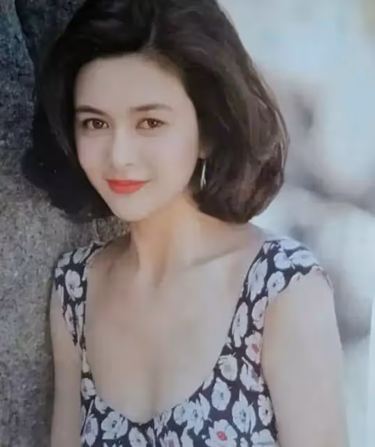 「玉女」關之琳:一個頂級白富美的黑化墮落史,她活成了自己最討厭的樣子