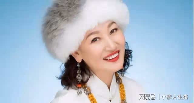 哈斯高娃：離婚後不再嫁人，她與騰格爾的婚姻到底受了多少委屈？