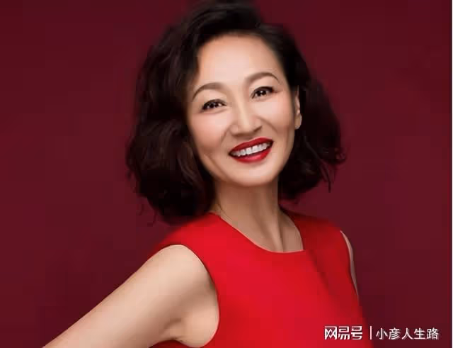 哈斯高娃：離婚後不再嫁人，她與騰格爾的婚姻到底受了多少委屈？