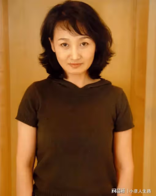 哈斯高娃：離婚後不再嫁人，她與騰格爾的婚姻到底受了多少委屈？