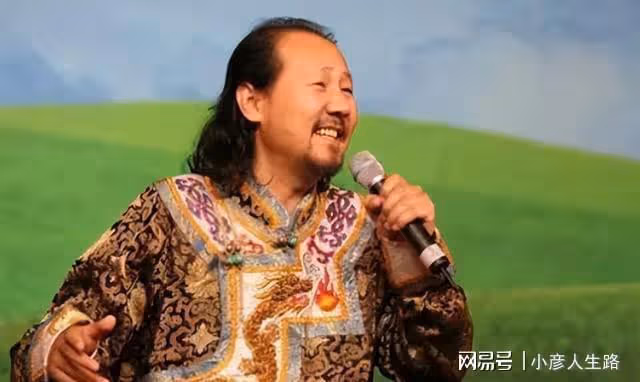 哈斯高娃：離婚後不再嫁人，她與騰格爾的婚姻到底受了多少委屈？