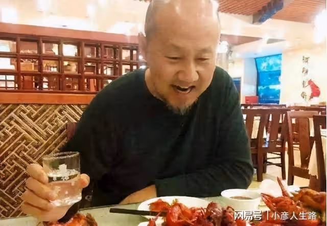 哈斯高娃：離婚後不再嫁人，她與騰格爾的婚姻到底受了多少委屈？