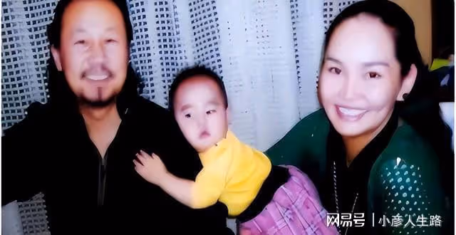 哈斯高娃：離婚後不再嫁人，她與騰格爾的婚姻到底受了多少委屈？