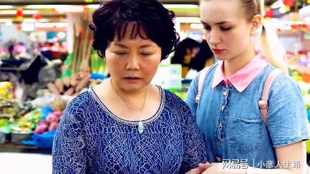 義大利混血女人，為愛定居中國成千萬網紅，國風造型頗有幾分姿色