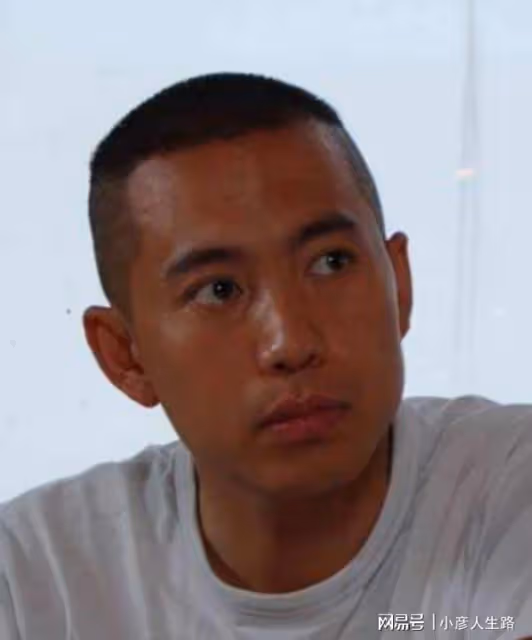 和谷智鑫相戀16年，生兩子也沒辦婚禮，阿斯茹真的幸福嗎？