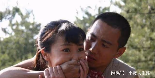 和谷智鑫相戀16年，生兩子也沒辦婚禮，阿斯茹真的幸福嗎？