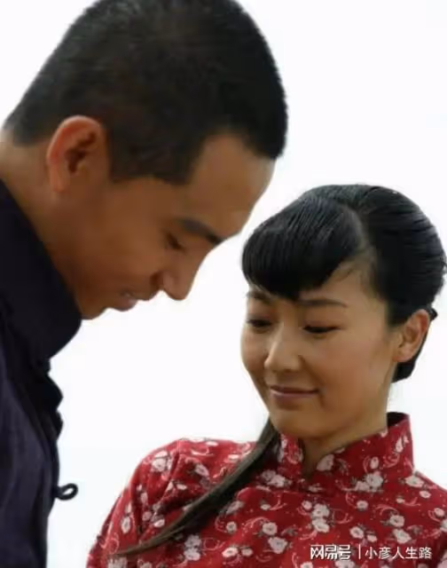 和谷智鑫相戀16年，生兩子也沒辦婚禮，阿斯茹真的幸福嗎？