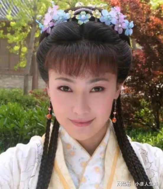 和谷智鑫相戀16年，生兩子也沒辦婚禮，阿斯茹真的幸福嗎？