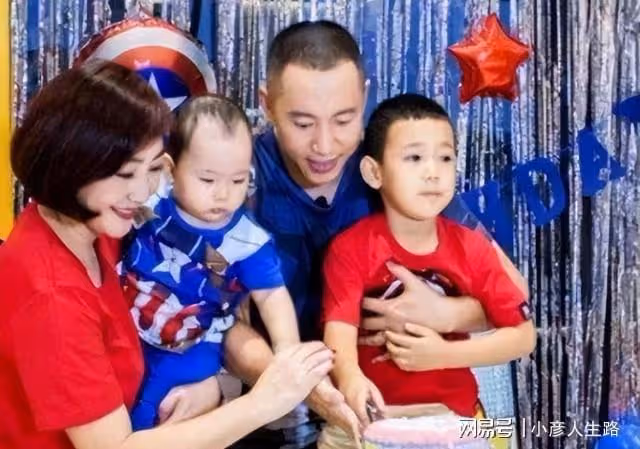 和谷智鑫相戀16年，生兩子也沒辦婚禮，阿斯茹真的幸福嗎？