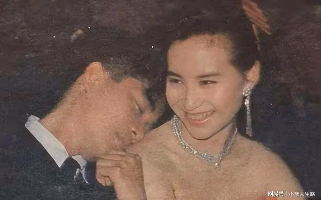 何超瓊:為家族嫁給不愛的許晉亨,一生難忘陳百強,60歲無兒無女