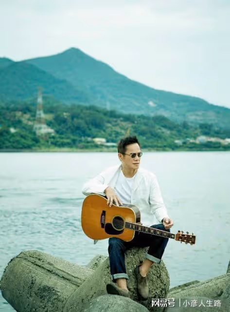 滄桑羅大佑:從醫生到著名音樂人,再婚後58歲做父親