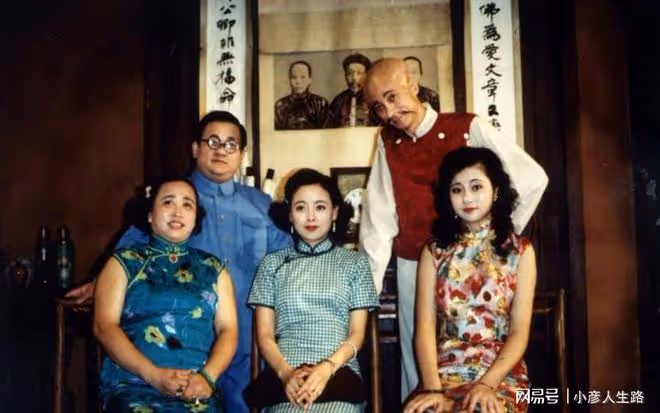 著名導演張建亞,娶女星張瑜,離婚成遺憾,如今事業有成家庭幸福